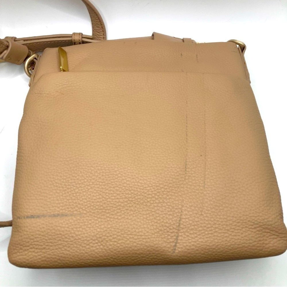 NWOT Kenneth Cole New York Crosby Leather Crossbody Beige Designer Crossbody Bag - Picture 4 of 9